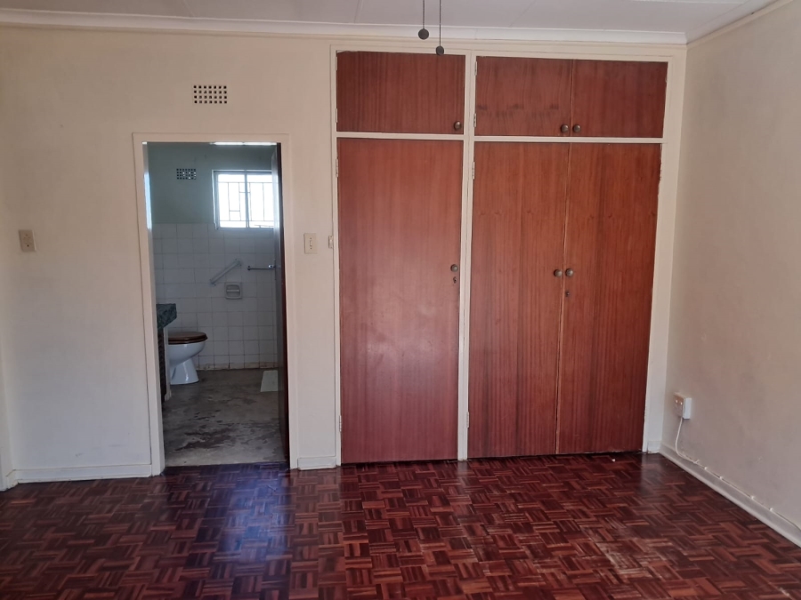 5 Bedroom Property for Sale in Flamingo Park Free State
